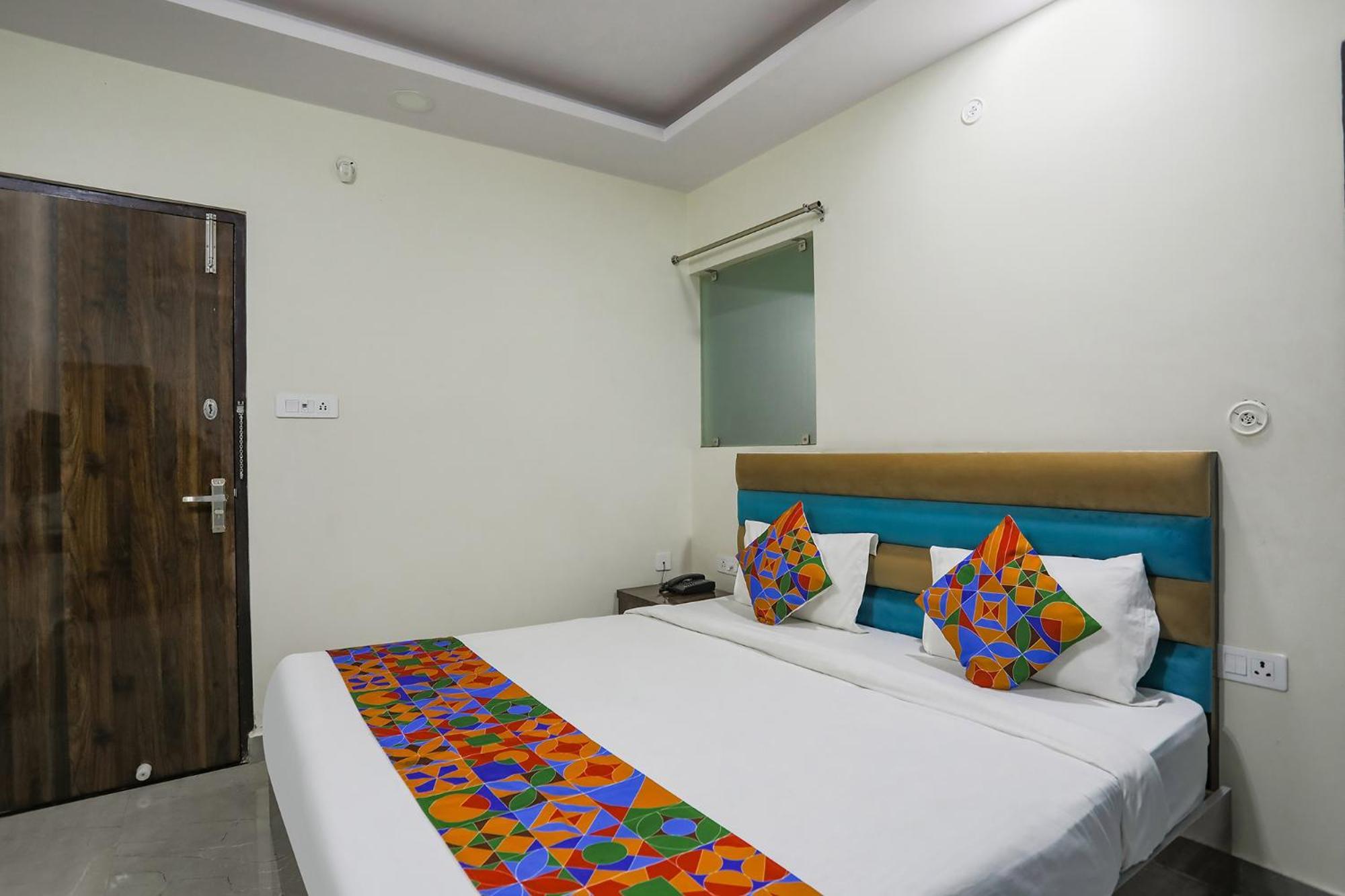 Fabhotel Sm Palace Chinhat Экстерьер фото